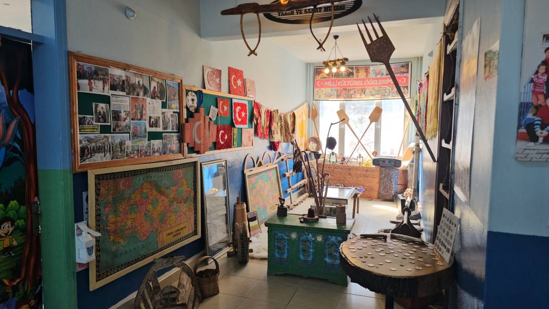 Köyün tek öğretmeni 25 yıllık tutkusunu müzeye çevirdi 8